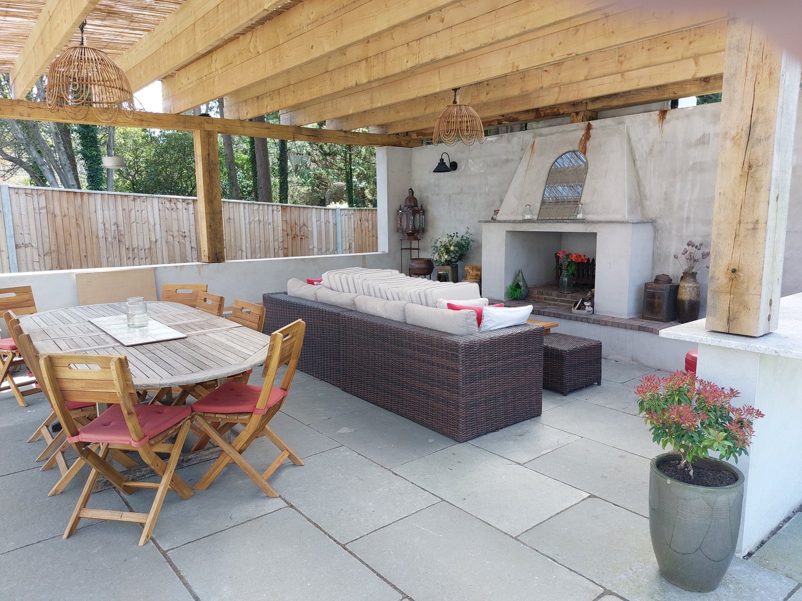 Freeman garden project in Hindhead — garden room construction
